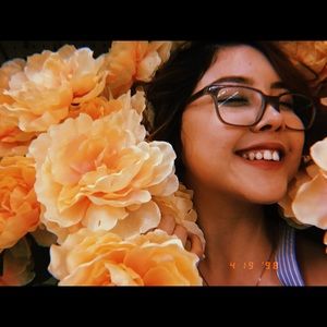 Meet your Posher, Valeria